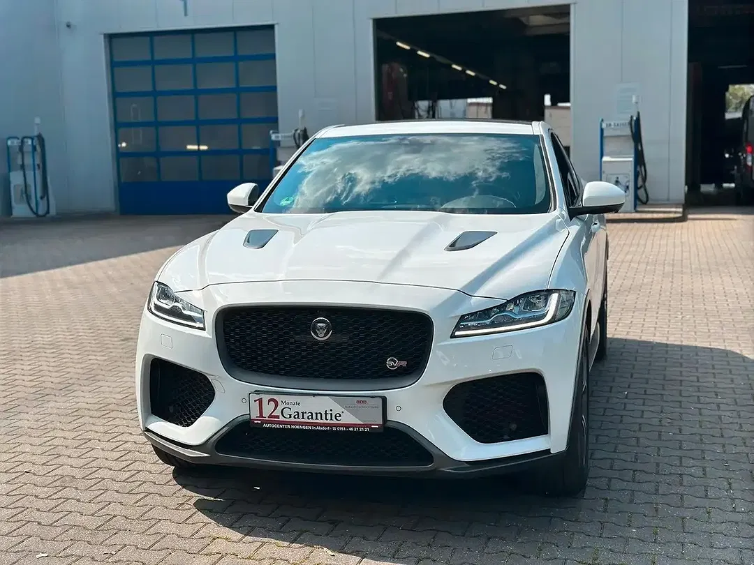 Jaguar F-Pace 4x4 SVR - Thumbnail 4