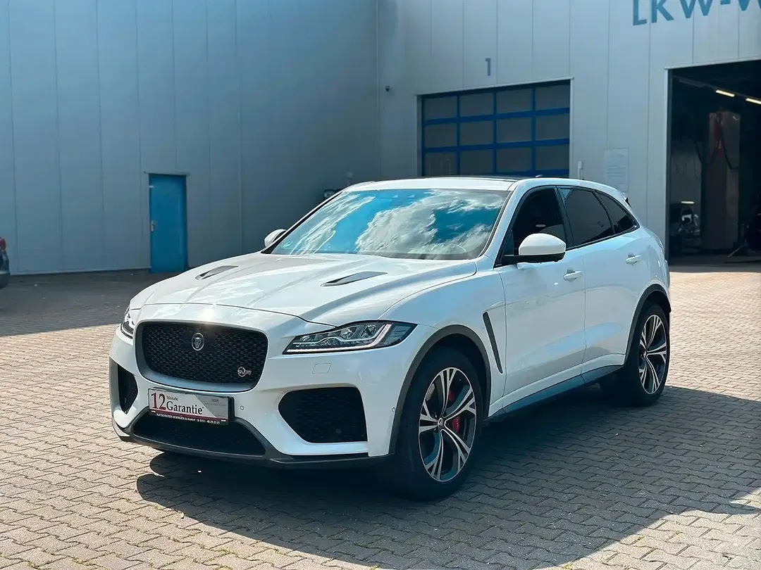 Jaguar F-Pace 4x4 SVR - Thumbnail 5