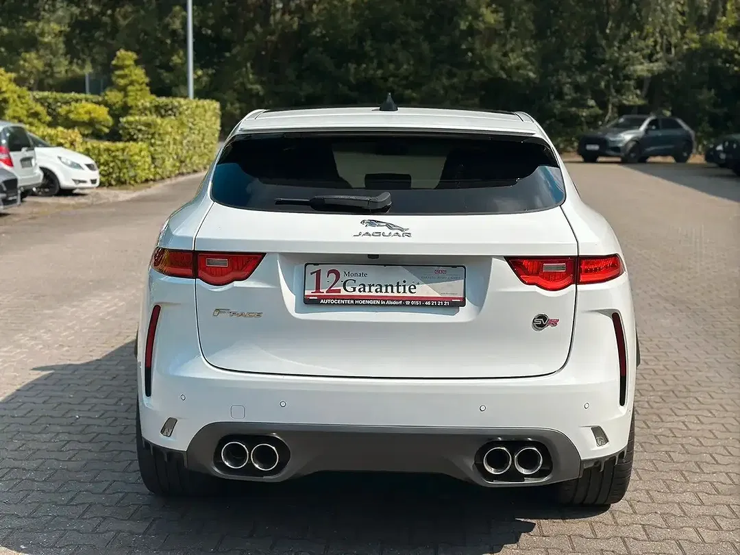 Jaguar F-Pace 4x4 SVR - Thumbnail 6
