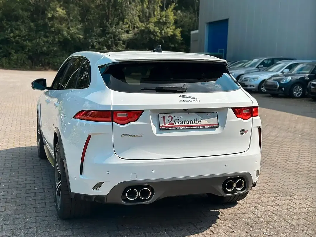 Jaguar F-Pace 4x4 SVR - Thumbnail 7
