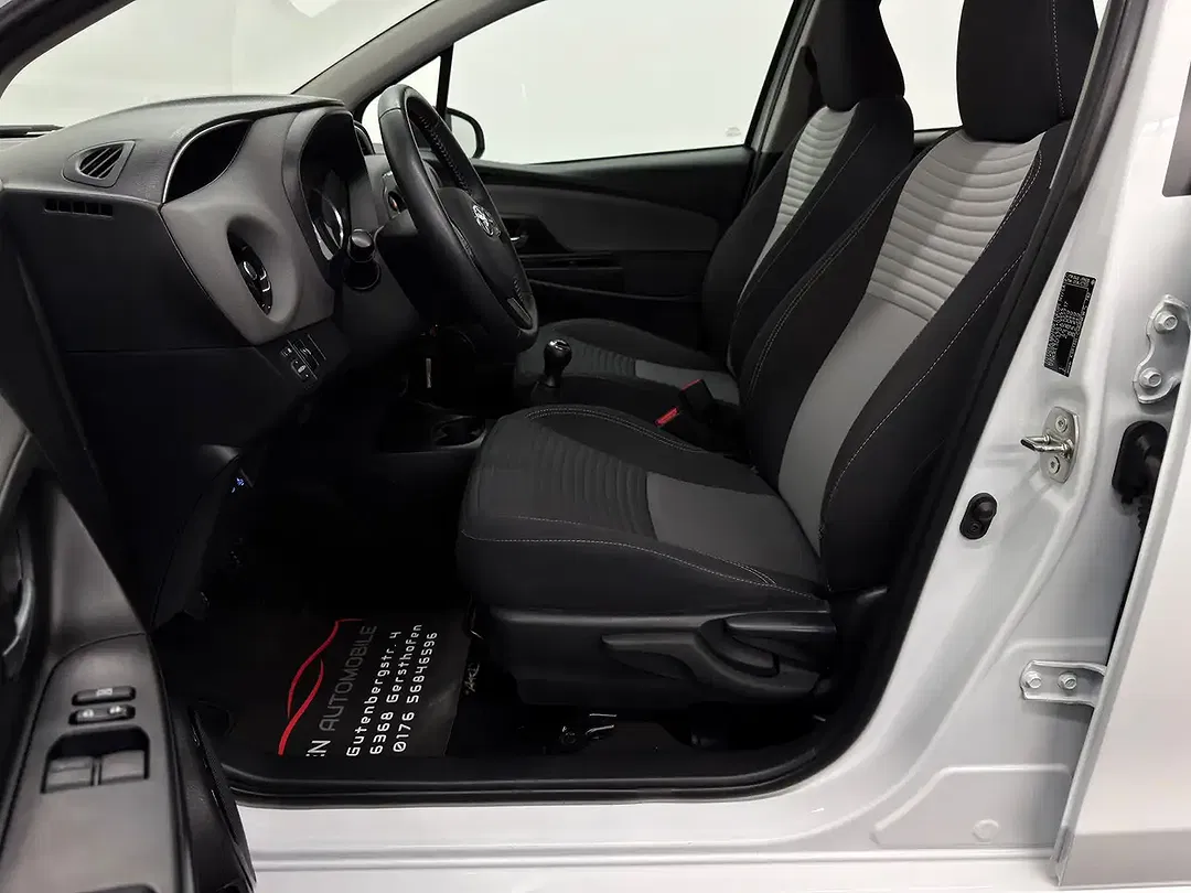 Toyota Yaris - Thumbnail 10