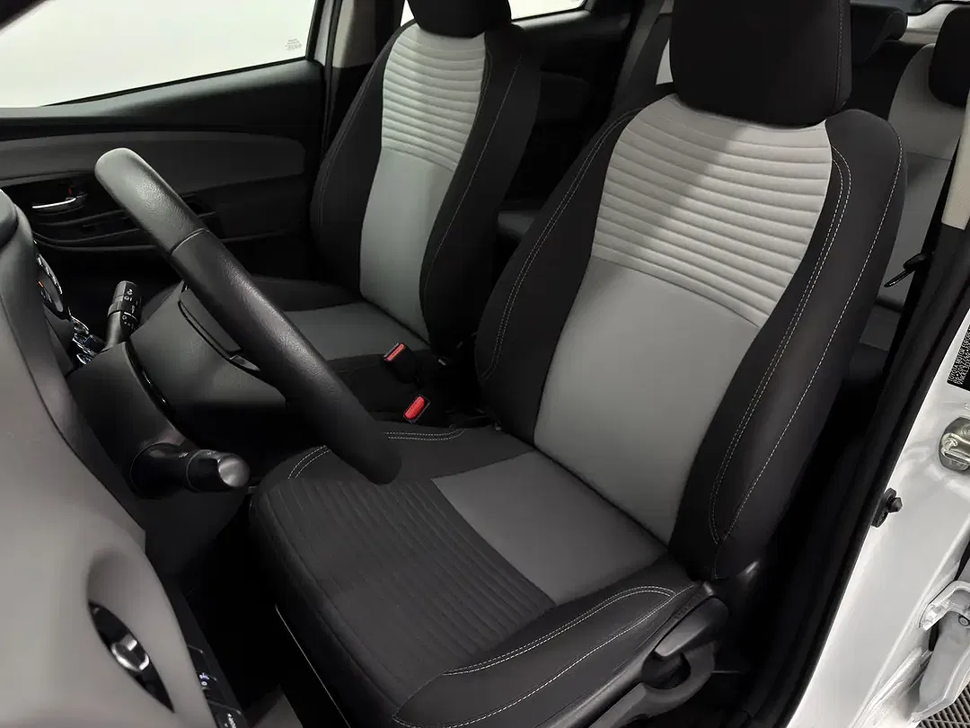 Toyota Yaris - Thumbnail 12