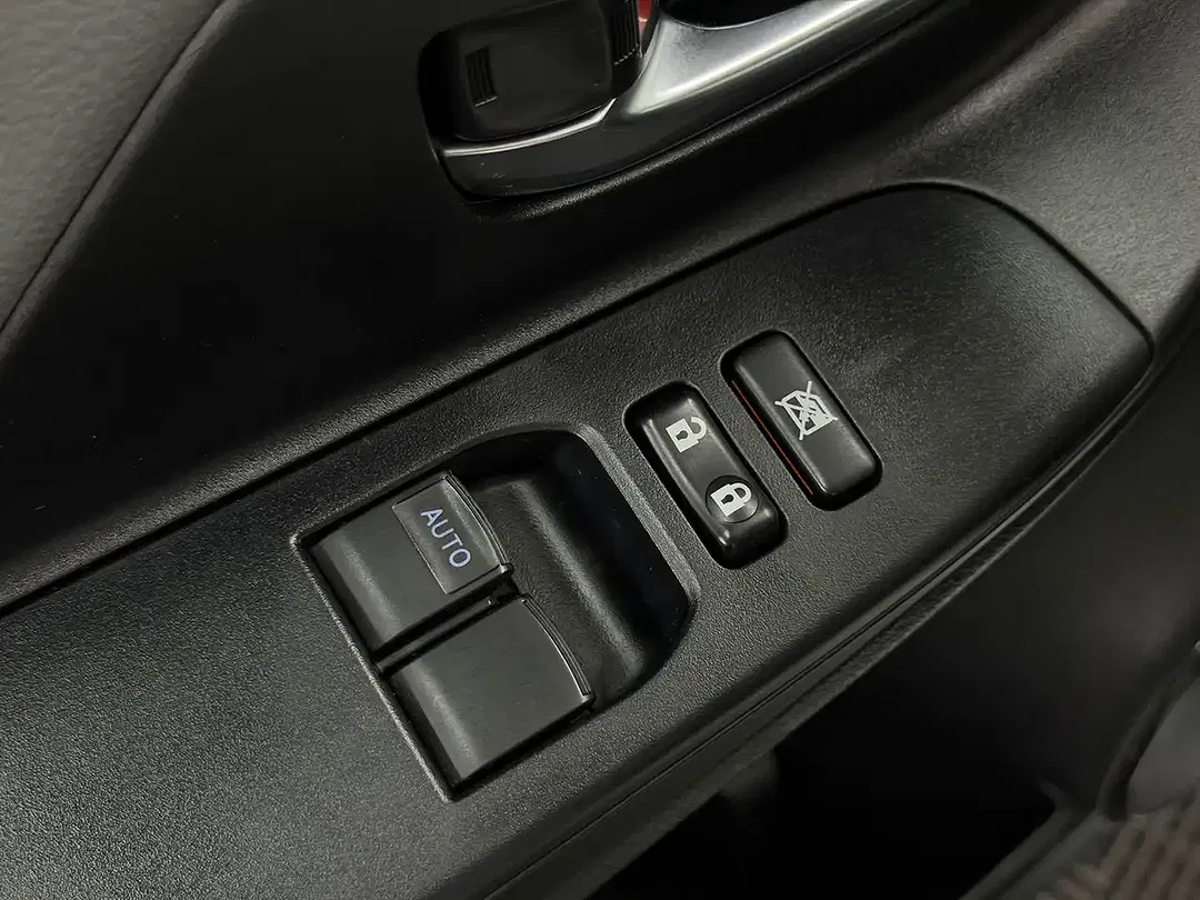 Toyota Yaris - Thumbnail 13