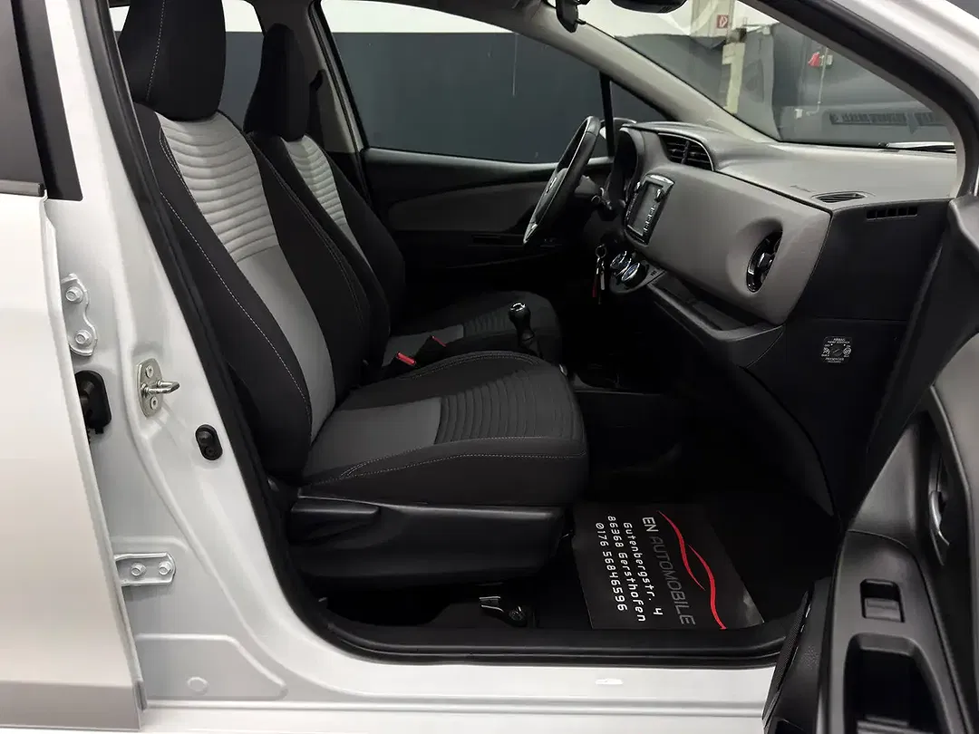 Toyota Yaris - foto 15