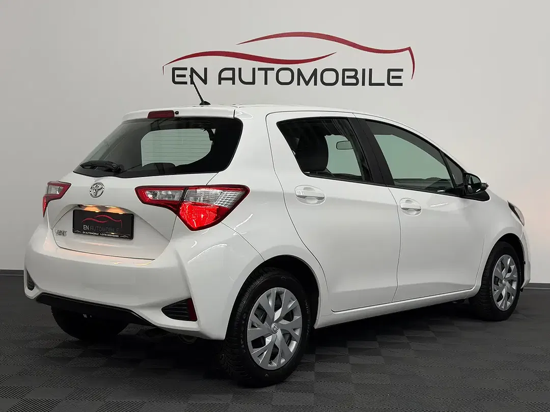 Toyota Yaris - Thumbnail 8