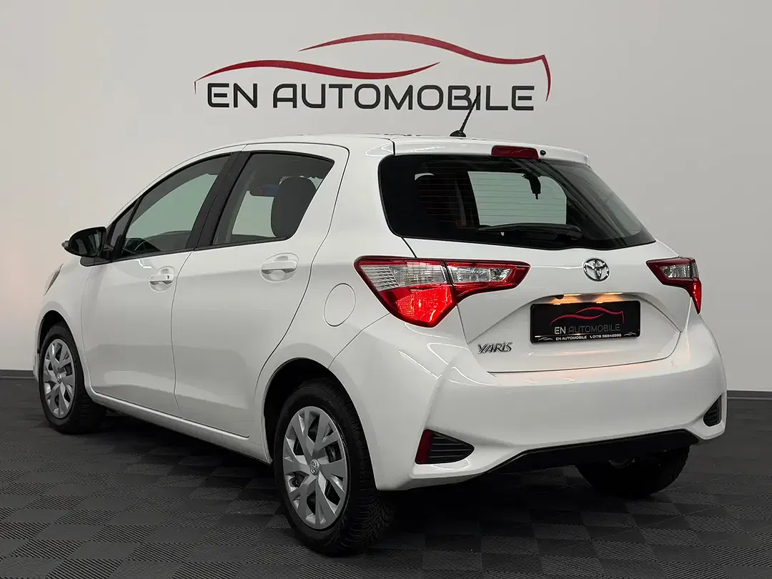 Toyota Yaris - Thumbnail 9