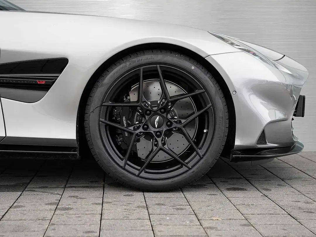 Aston Martin Vanquish - Thumbnail 10