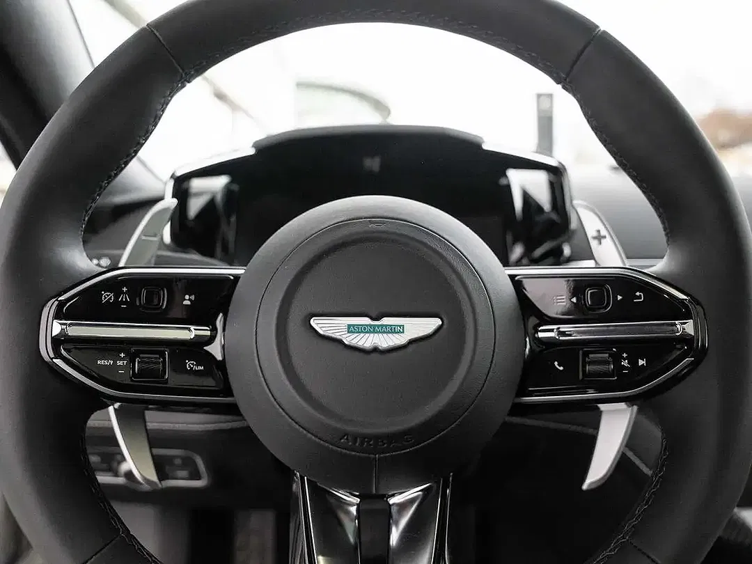Aston Martin Vanquish - Thumbnail 5