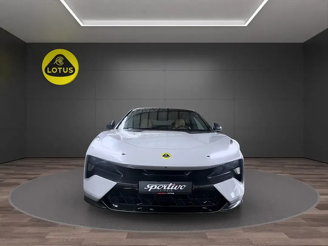 Lotus Eletre R - Thumbnail 3