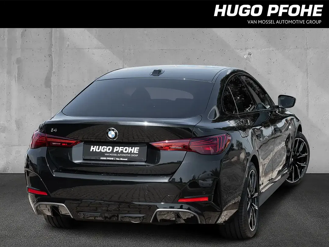 BMW i4 eDrive Electric - Thumbnail 3
