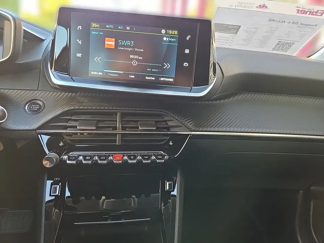 Peugeot 208 Allure Plus - Thumbnail 9