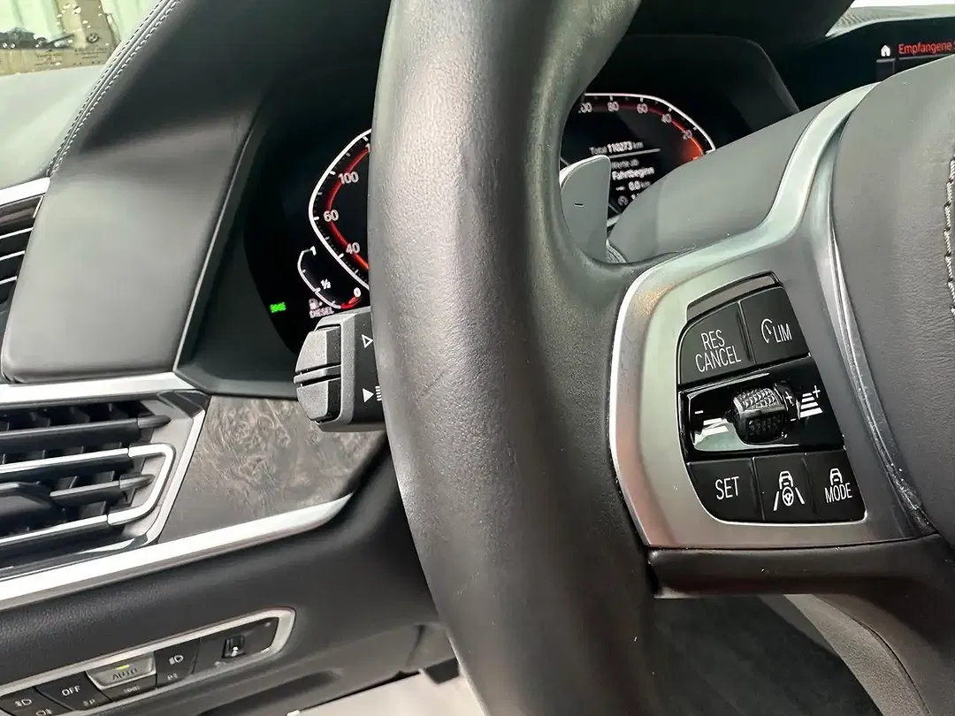 BMW X7 M Sport - Thumbnail 5