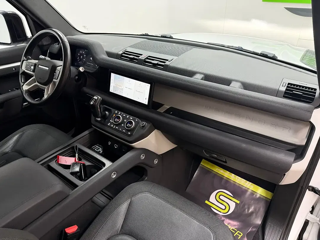 Land Rover Defender 110 S - Thumbnail 11