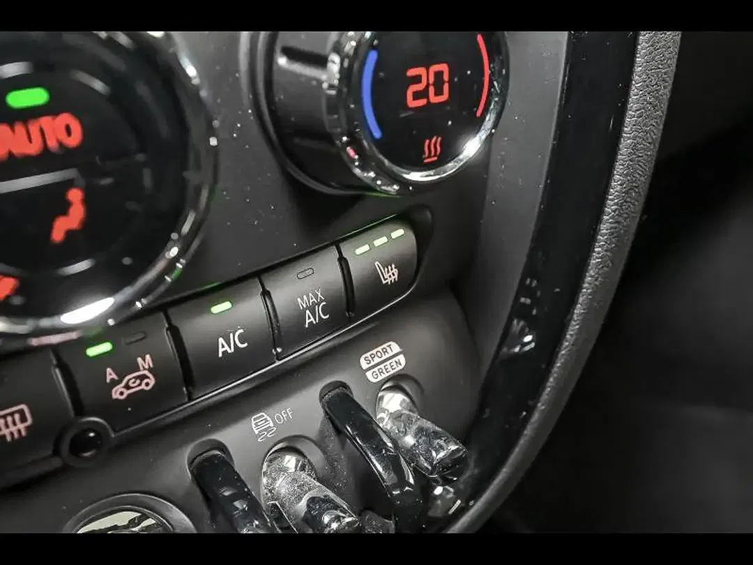 MINI Cooper Clubman Chili - Thumbnail 13