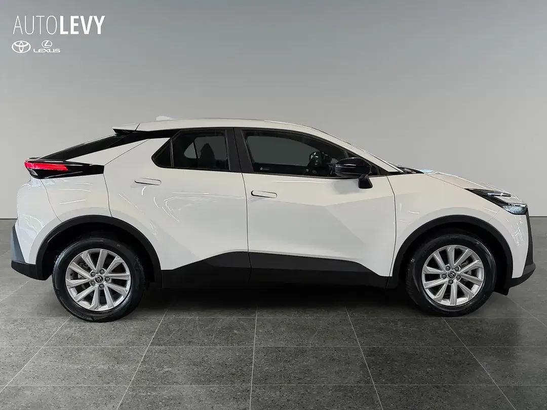 Toyota C-HR Hybrid - Thumbnail 6