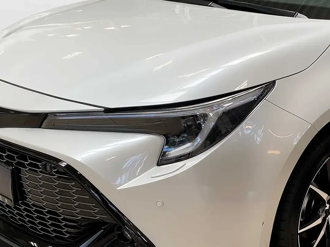 Toyota Corolla Hybrid GR Sport - Thumbnail 14