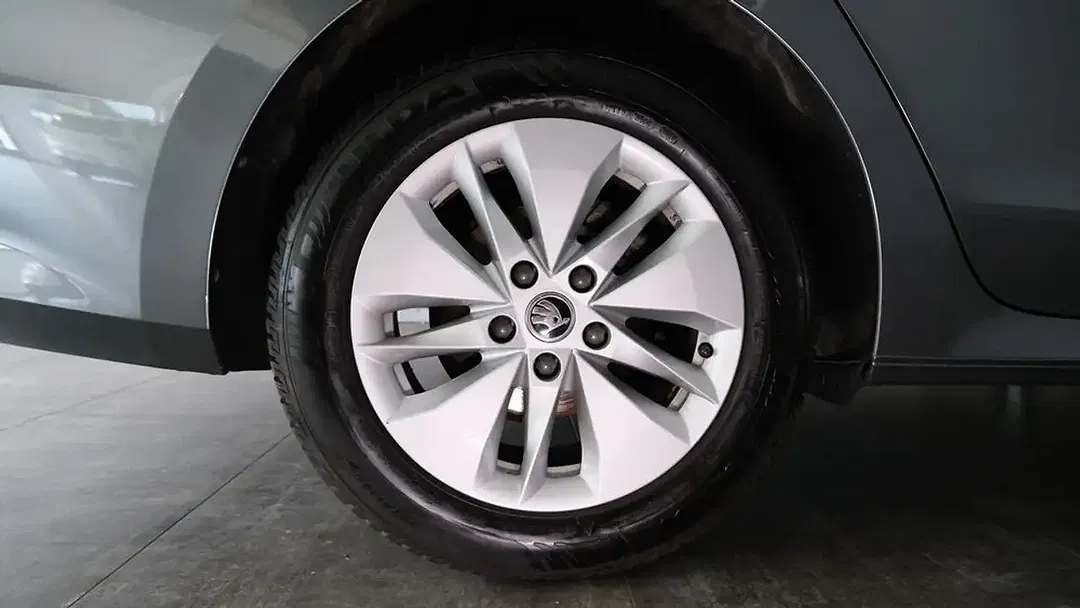 Skoda Octavia Ambition - Thumbnail 15