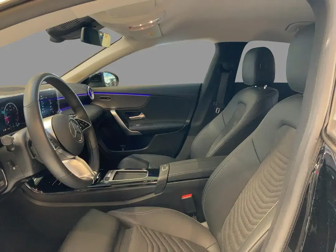 Mercedes-Benz CLA 180 - Thumbnail 6