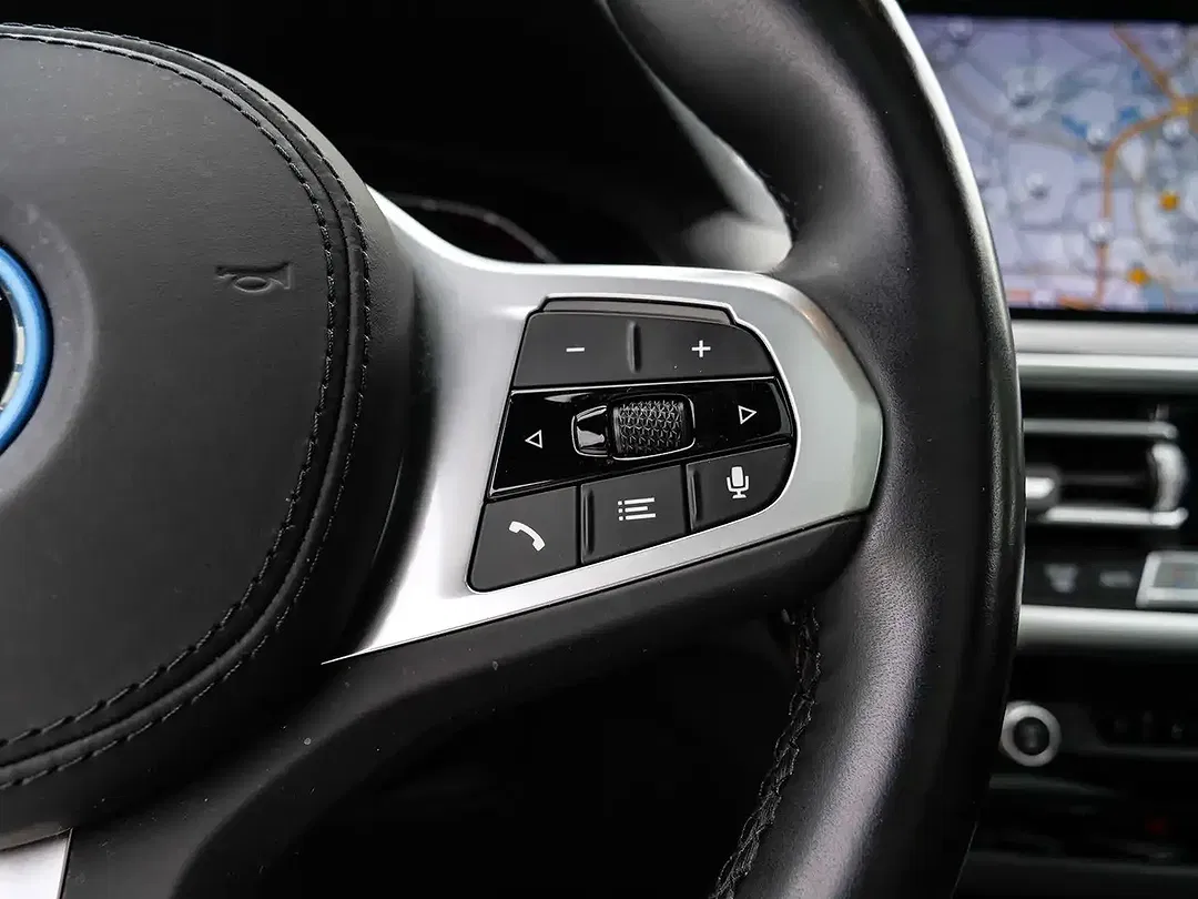 BMW iX3 - Thumbnail 24
