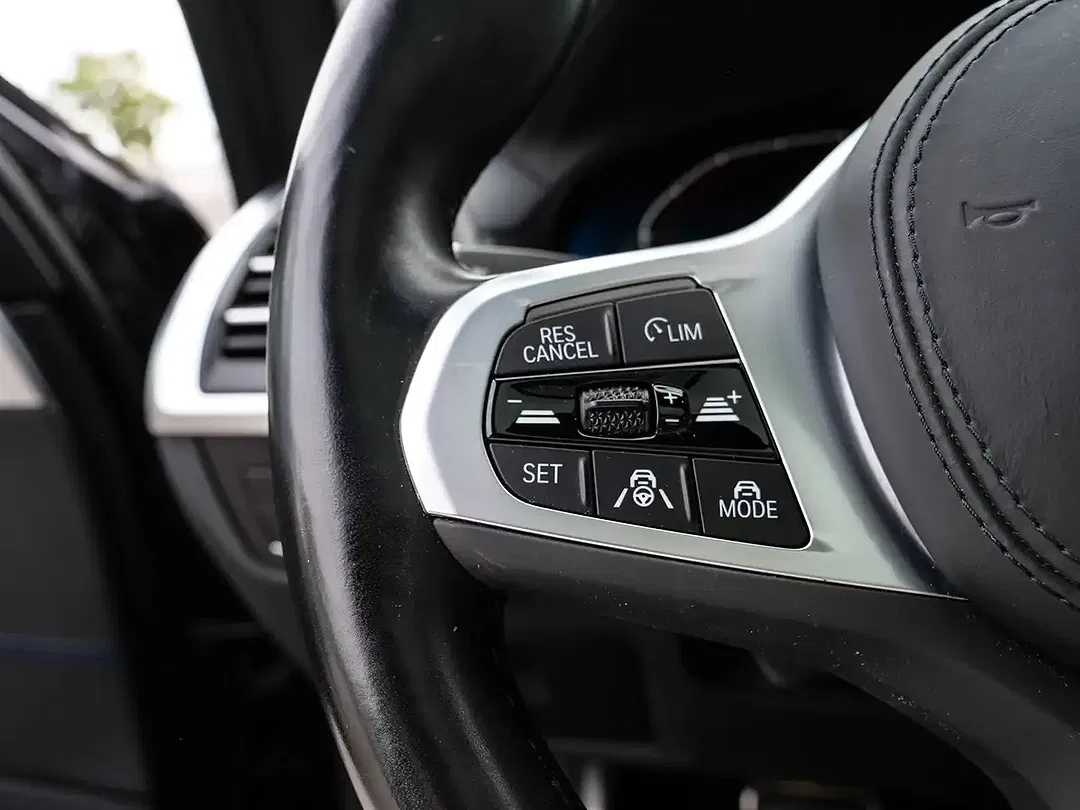 BMW iX3 - Thumbnail 25