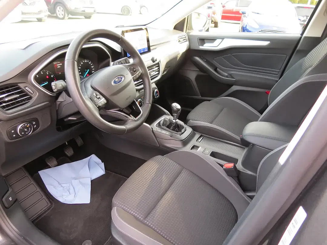 Ford Focus - Thumbnail 14
