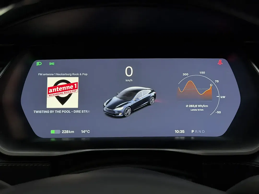 Tesla Model S AWD Performance - Thumbnail 23