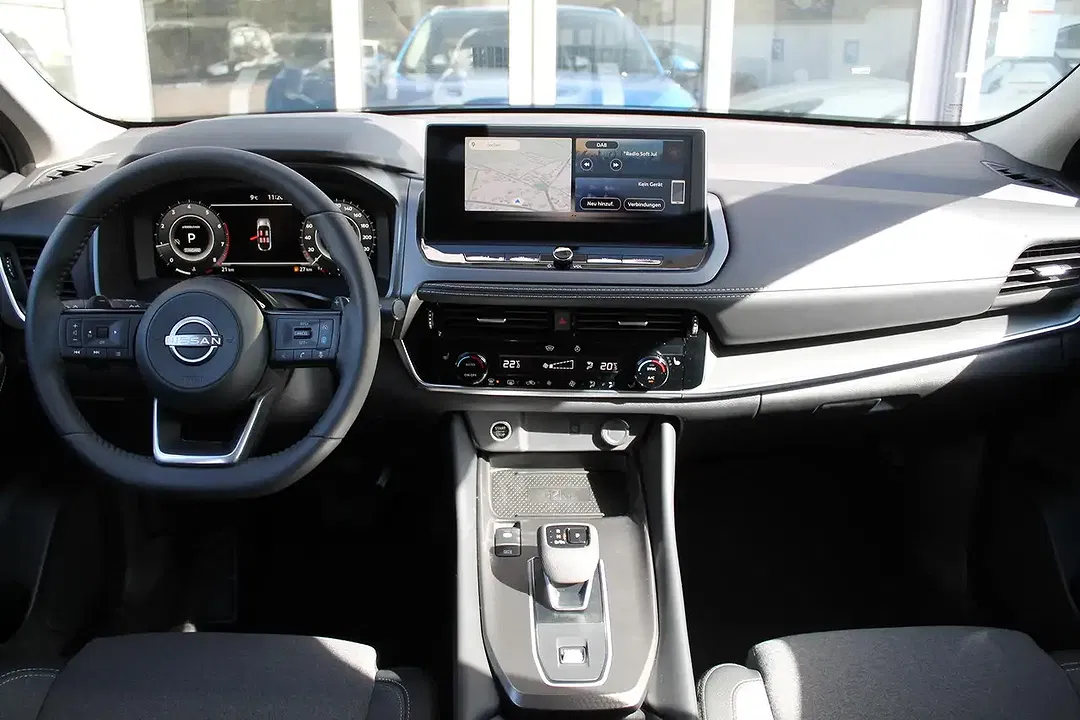 Nissan Qashqai 1.3 N-Connecta - Thumbnail 11