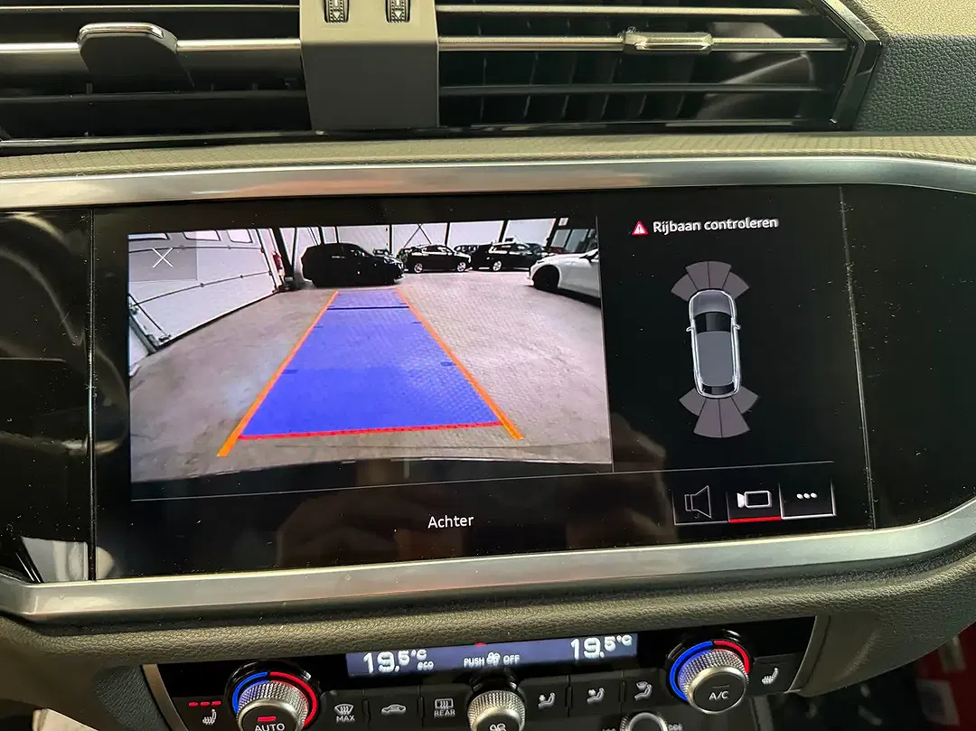 Audi Q3 45 PHEV TFSI e S tronic Sportback - Thumbnail 12