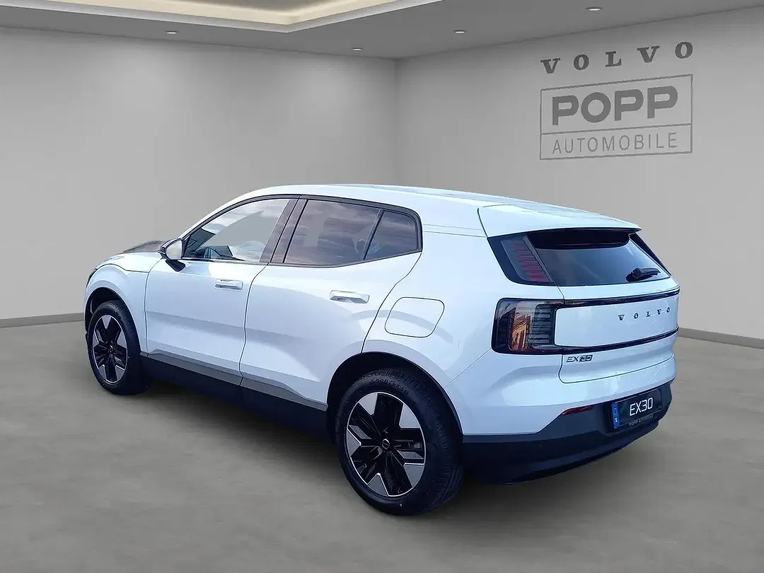 Volvo EX30 Single Motor Plus - Thumbnail 12