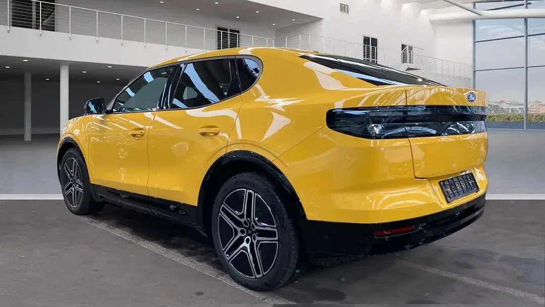 Ford Capri Premium - Thumbnail 3