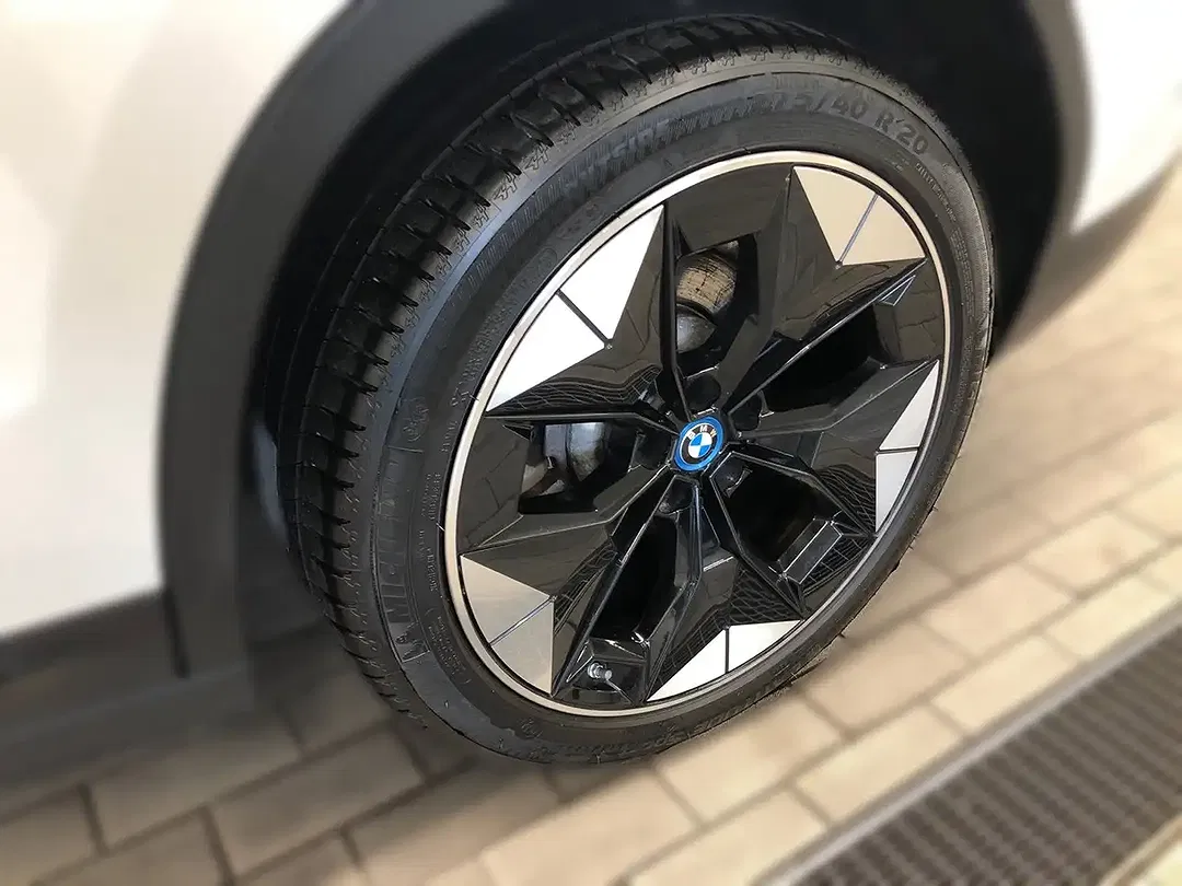 BMW iX3 - foto 2