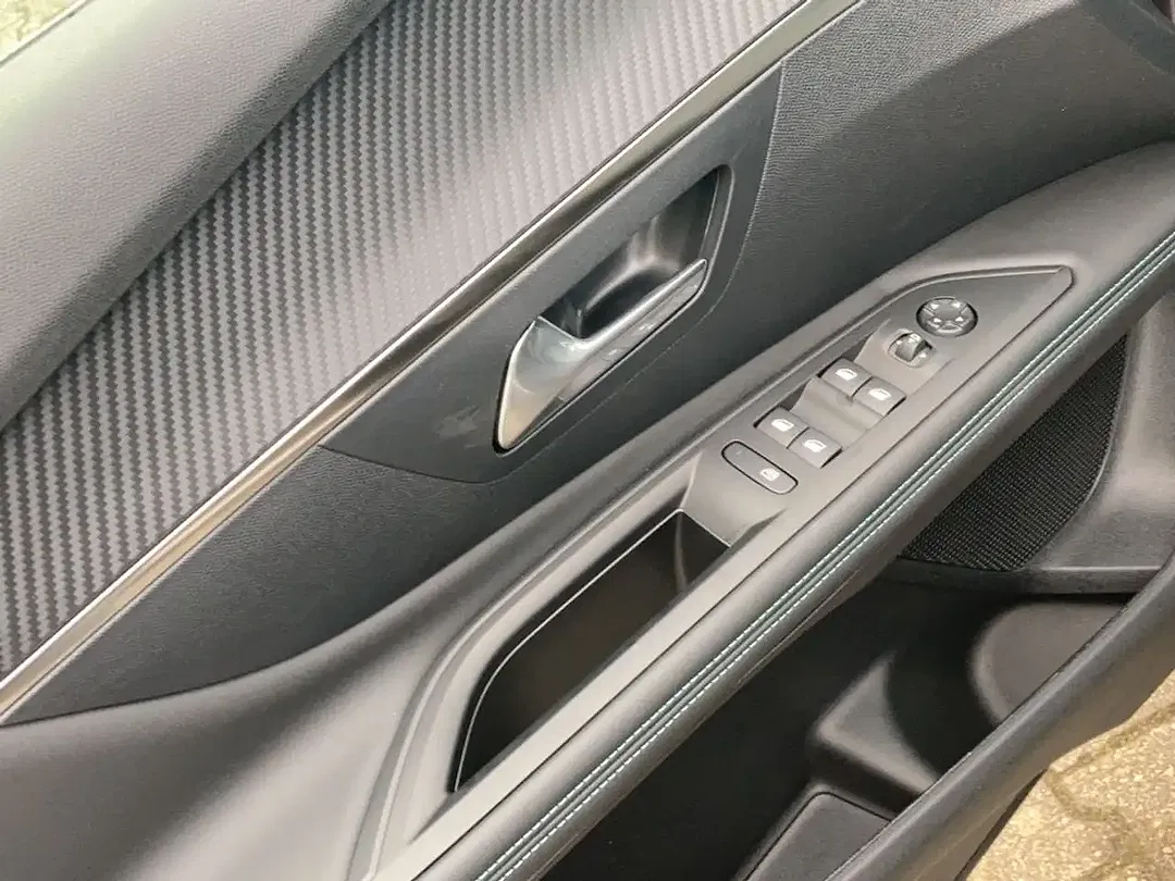 Peugeot 3008 225 e-EAT8 PHEV Allure Pack - Thumbnail 11