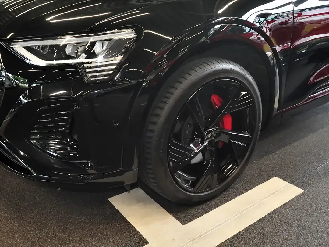 Audi Q8 e-tron 55 quattro S line - Thumbnail 3