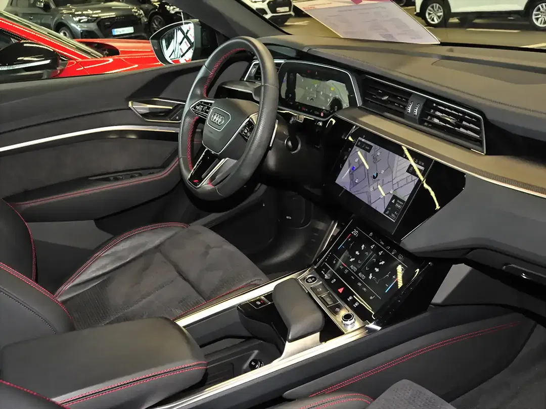 Audi Q8 e-tron 55 quattro S line - Thumbnail 4