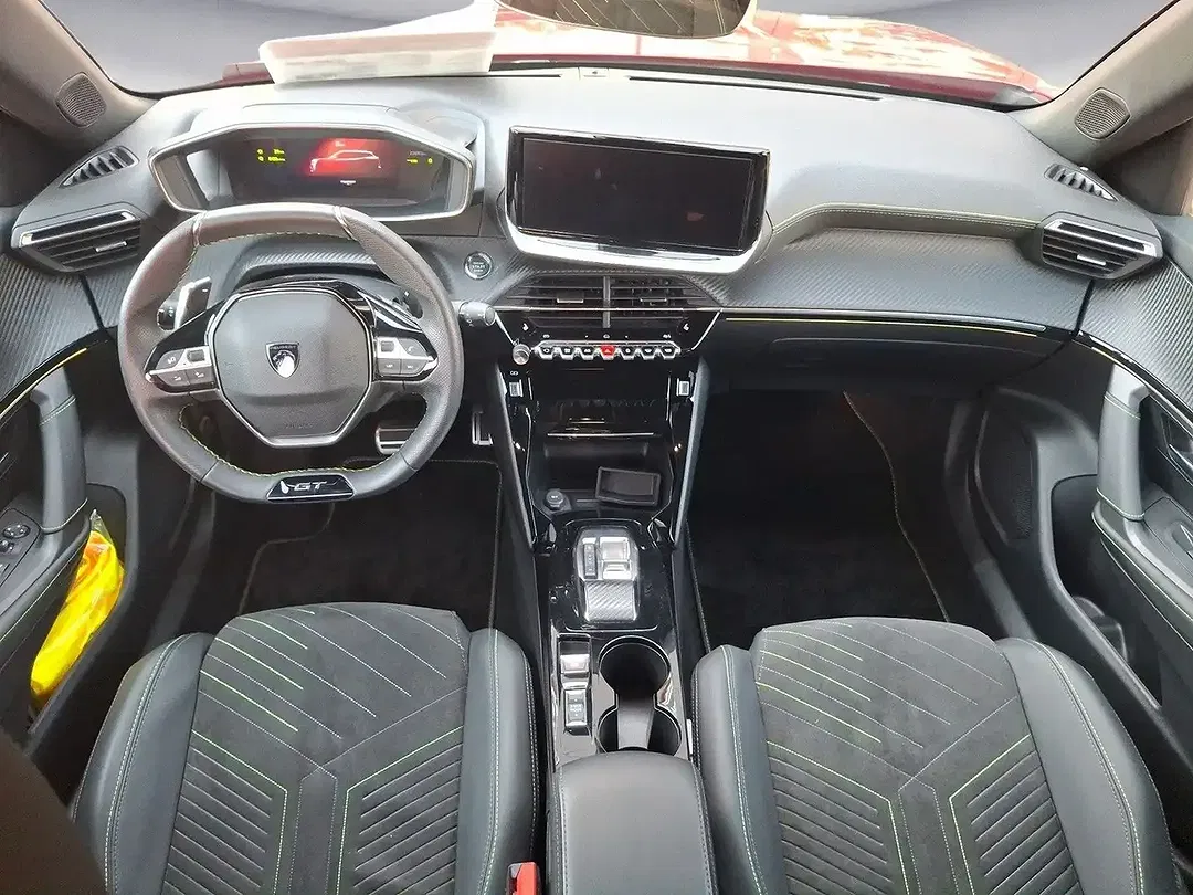 Peugeot 2008 130 PureTech EAT8 GT - Thumbnail 10