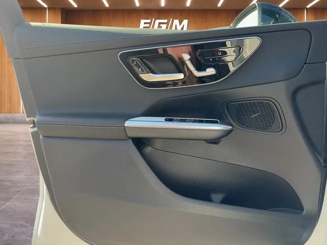 Mercedes-Benz GLC 300 EQ Hybrid 4MATIC AMG Line Night - Thumbnail 14