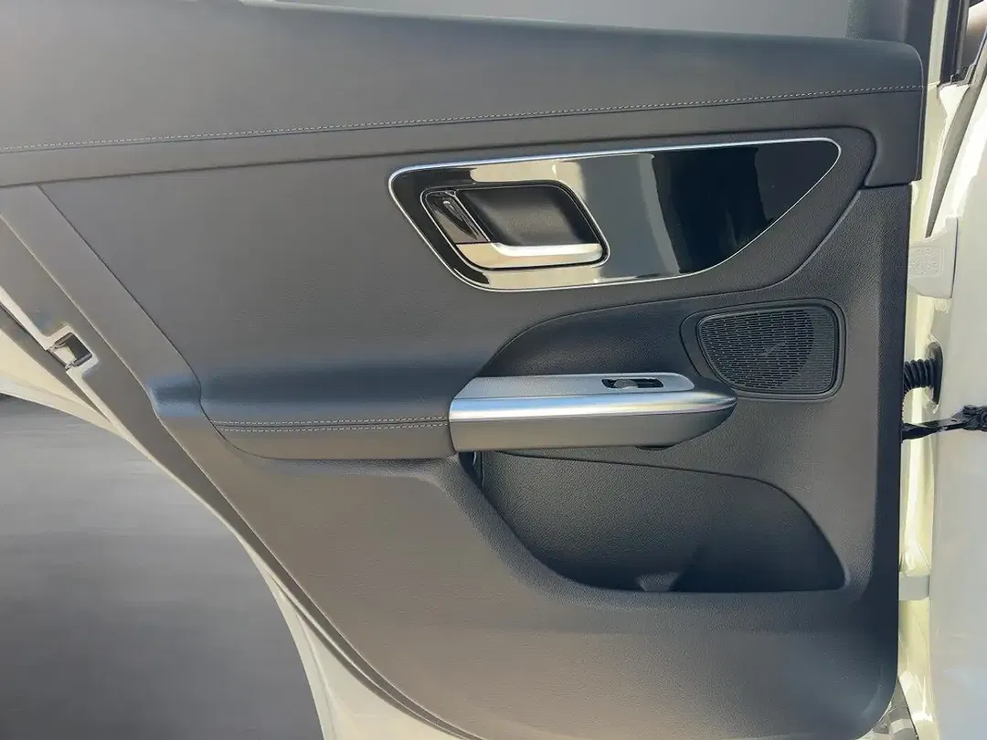 Mercedes-Benz GLC 300 EQ Hybrid 4MATIC AMG Line Night - Thumbnail 16