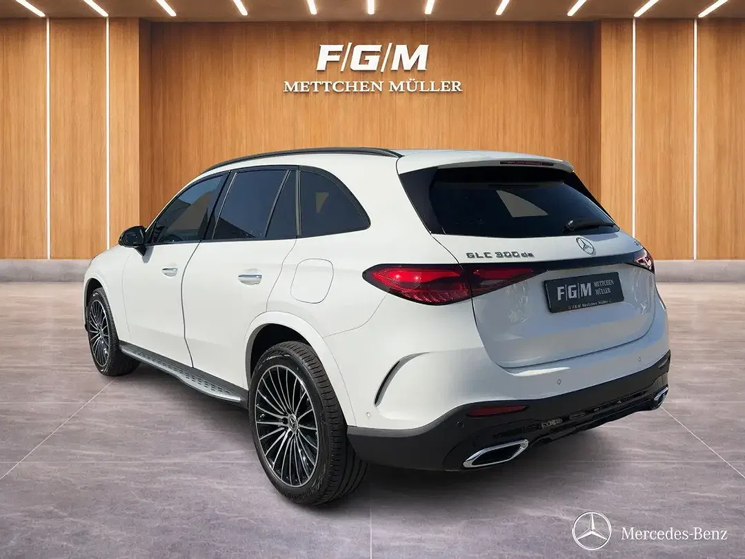 Mercedes-Benz GLC 300 EQ Hybrid 4MATIC AMG Line Night - Thumbnail 2
