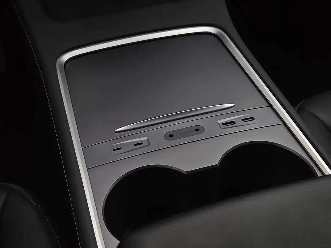 Tesla Model Y - Thumbnail 14