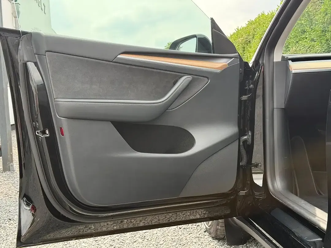 Tesla Model Y RWD - Thumbnail 12