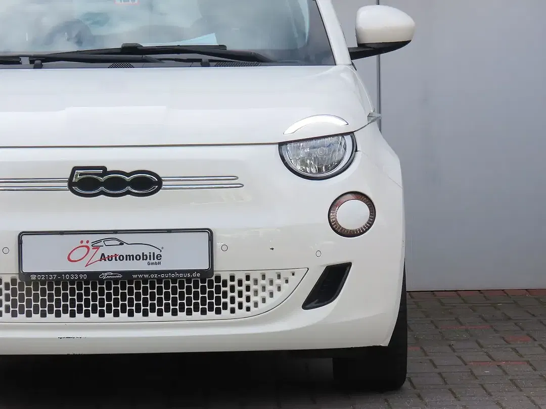 Fiat 500e - Thumbnail 3