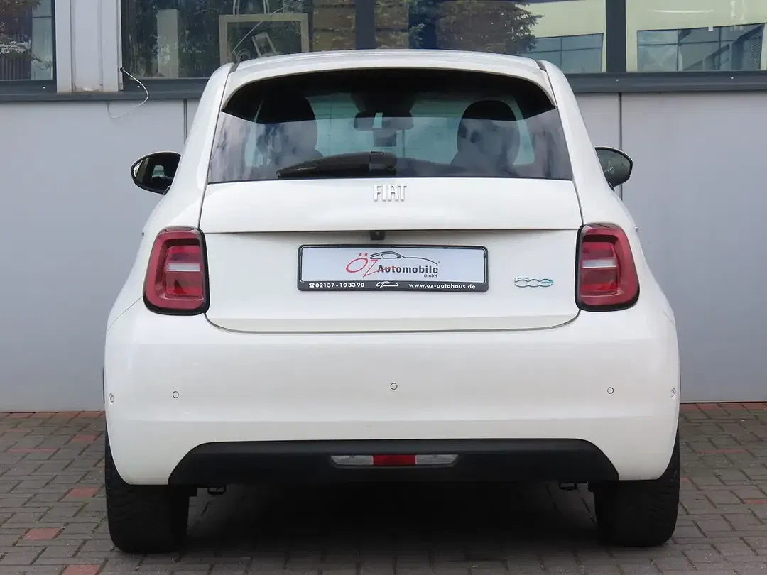 Fiat 500e - Thumbnail 6