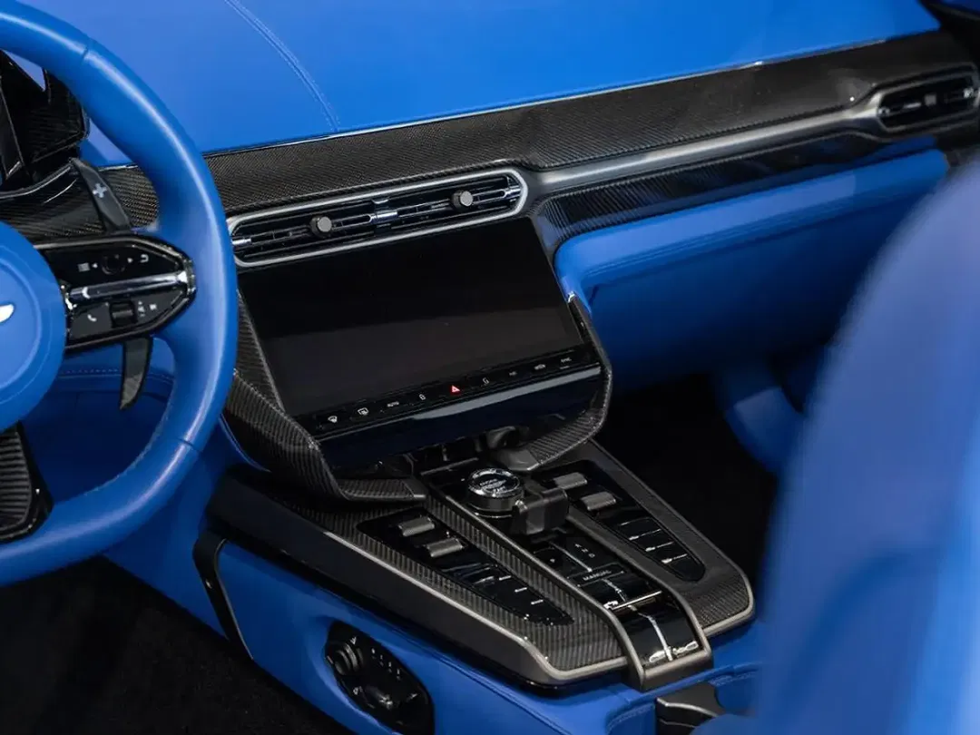 Aston Martin Vanquish Volante - Thumbnail 11