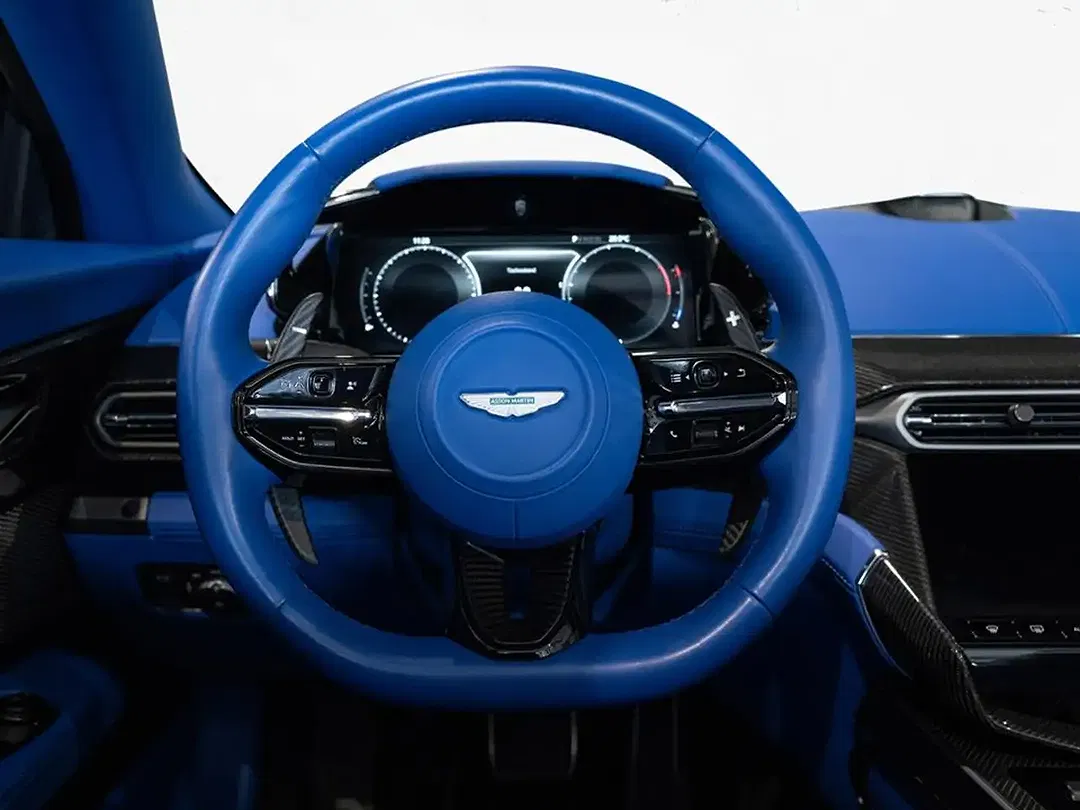 Aston Martin Vanquish Volante - Thumbnail 12