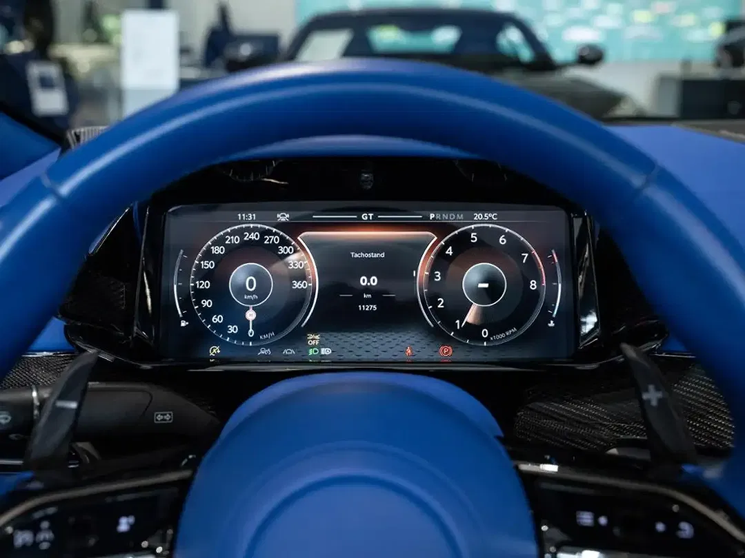 Aston Martin Vanquish Volante - Thumbnail 7