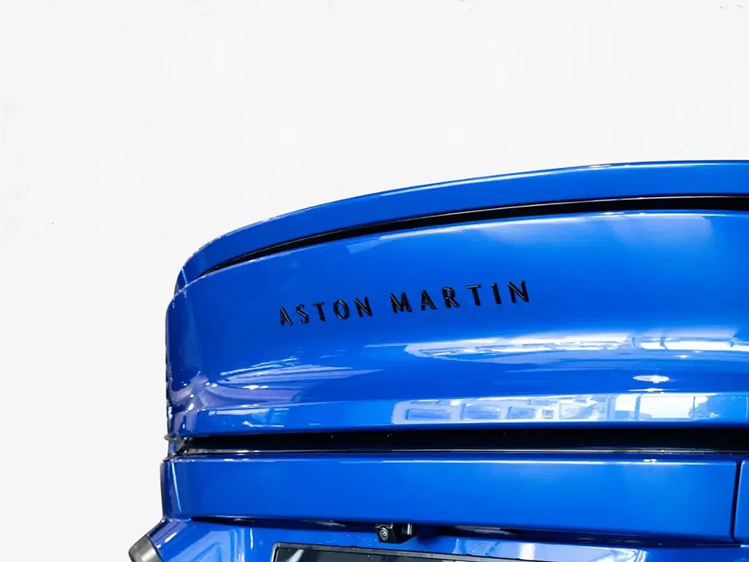 Aston Martin Vanquish Volante - Thumbnail 9