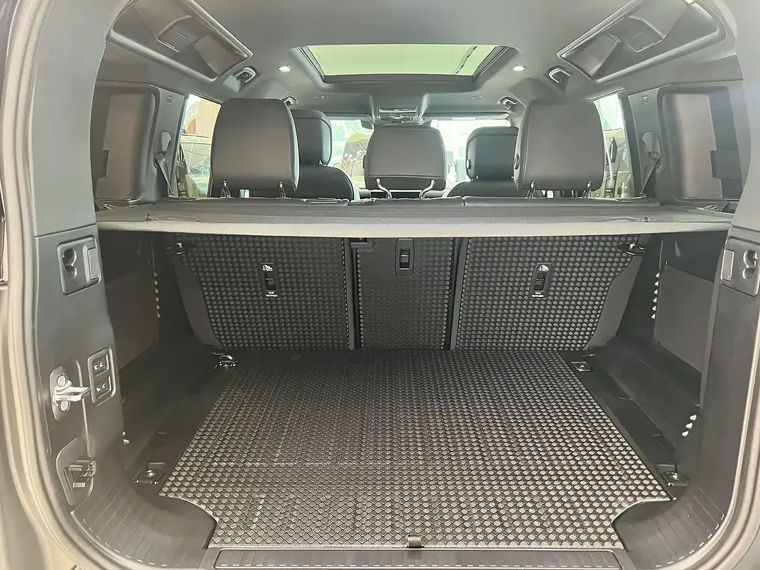 Land Rover Defender P425 X-Dynamic HSE - Thumbnail 11