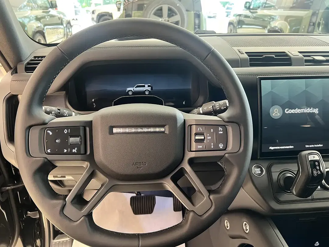 Land Rover Defender P425 X-Dynamic HSE - Thumbnail 8