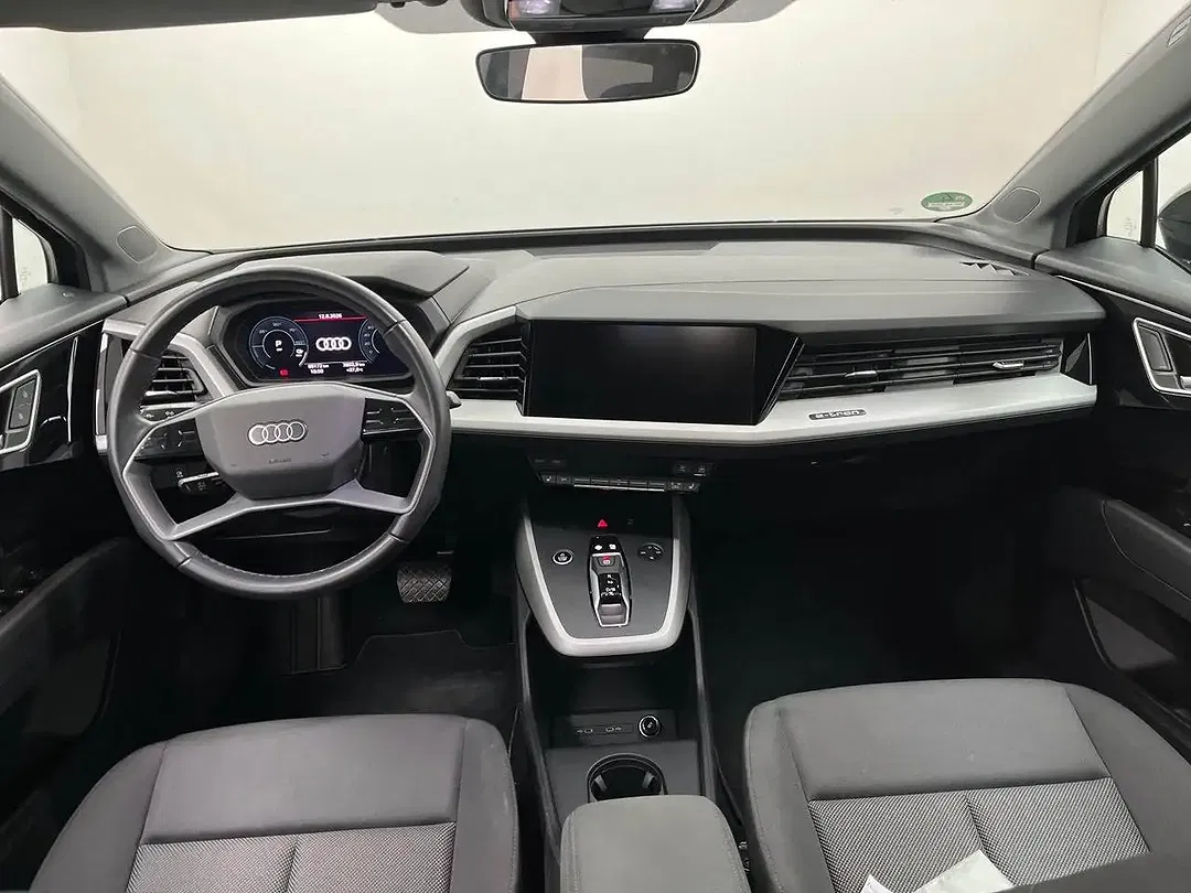 Audi Q4 e-tron 40 - Thumbnail 3