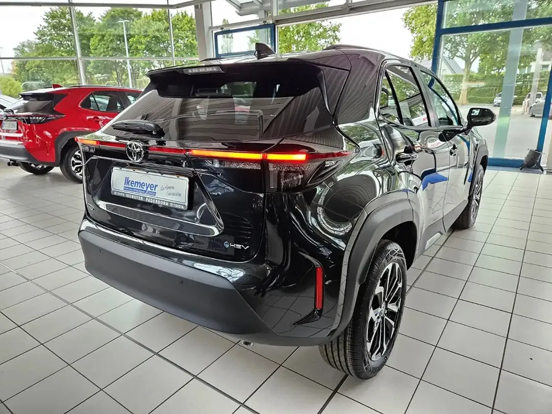 Toyota Yaris Cross Hybrid Teamplayer - Thumbnail 3
